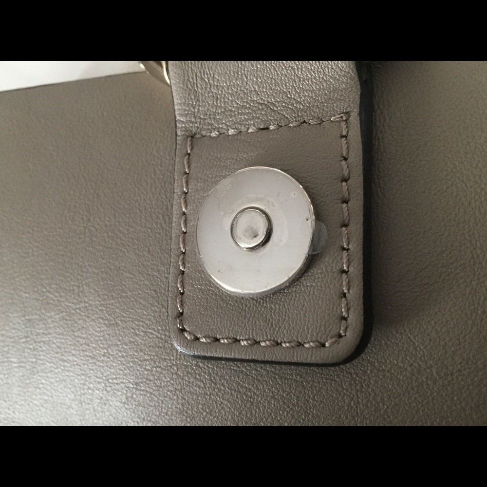 (SOLD) Chloé Small Faye Shoulder Bag, Motty Grey - Picture 4 of 14